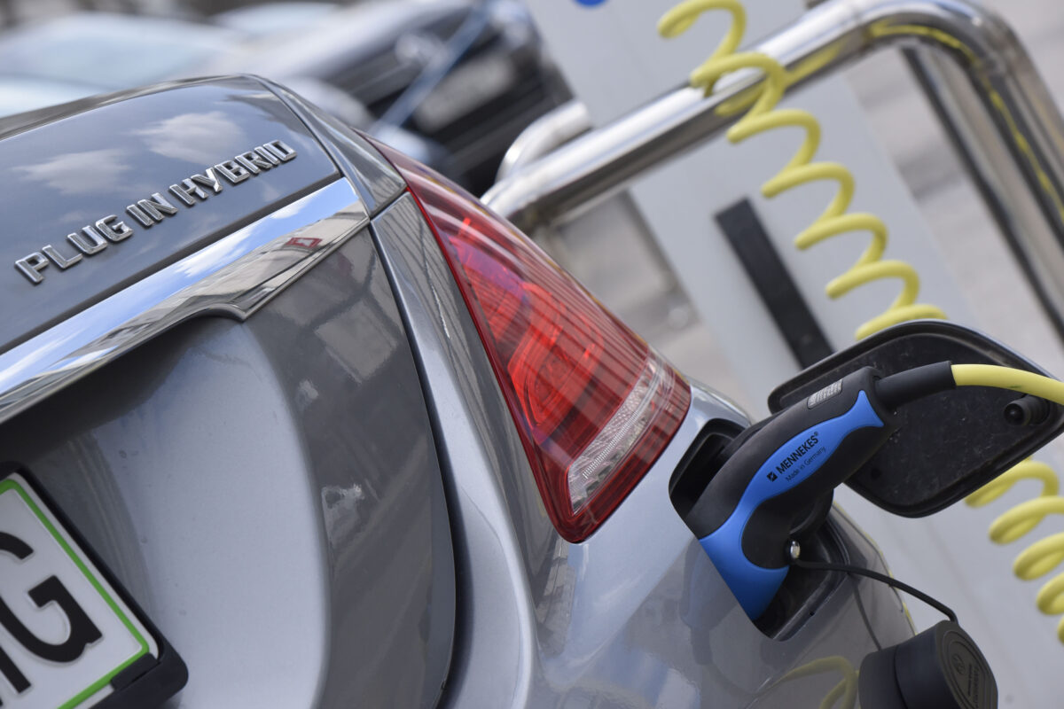 Poleti se bodo zvišale subvencije za električna vozila