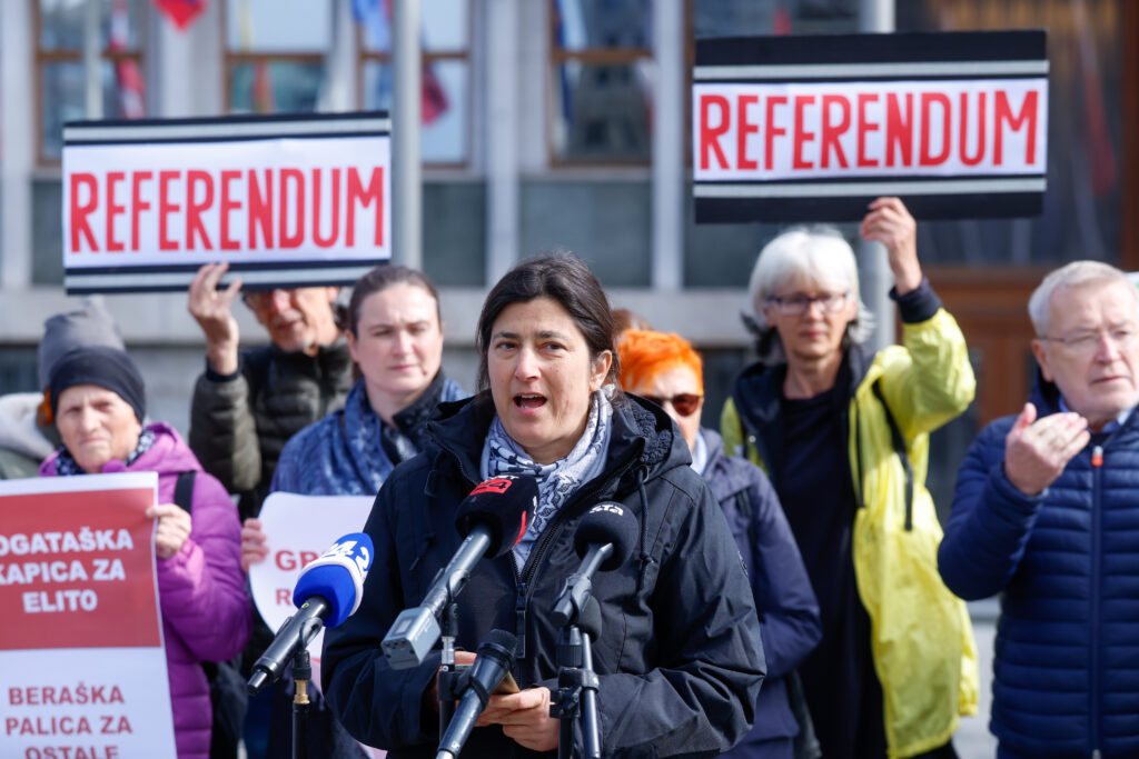 Katarina Rotar, referendum, interventni zakon