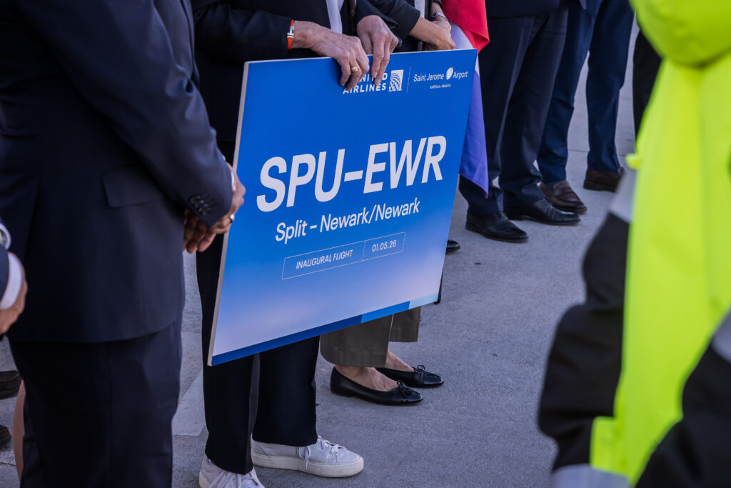 Prvi komercialni let na liniji Split-New York