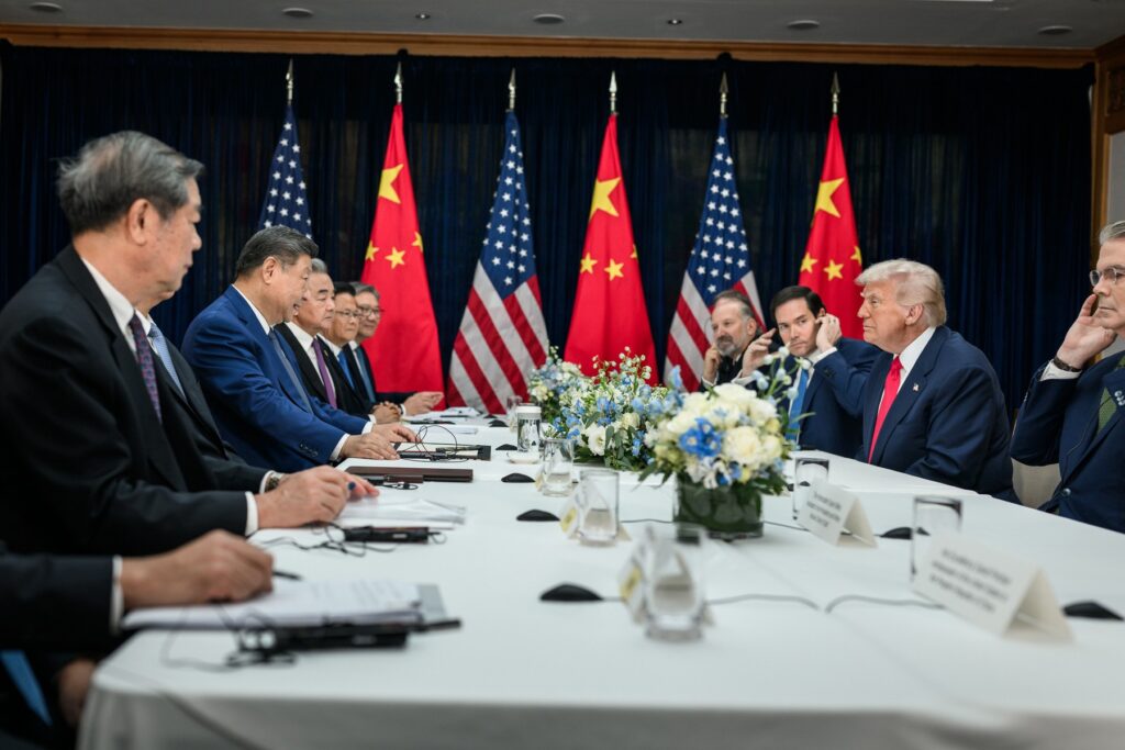 Srečanje med kitajskim predsednikom &Scaron;i Džinpingom in ameri&scaron;kim predsednikom Donaldom Trumpom v Južni Koreji