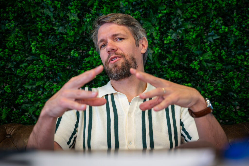 Ga&scaron;per Begu&scaron;, profesor, Berkeley
