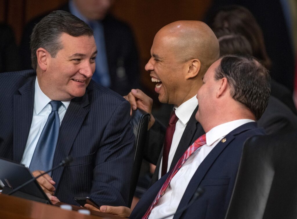 Ameri&scaron;ka senatorja Ted Cruz in Cory Booker
