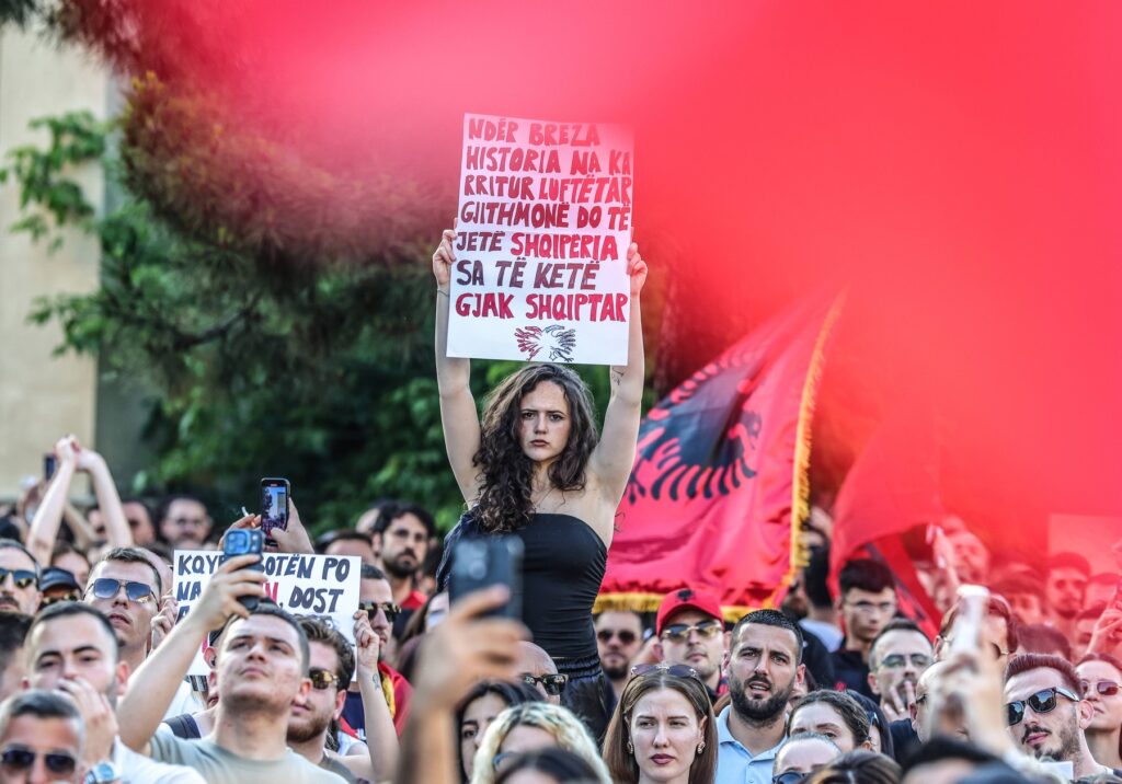 Protest proti luksuznemu letovi&scaron;ču v Albaniji, ki ga gradi Jared Kushner