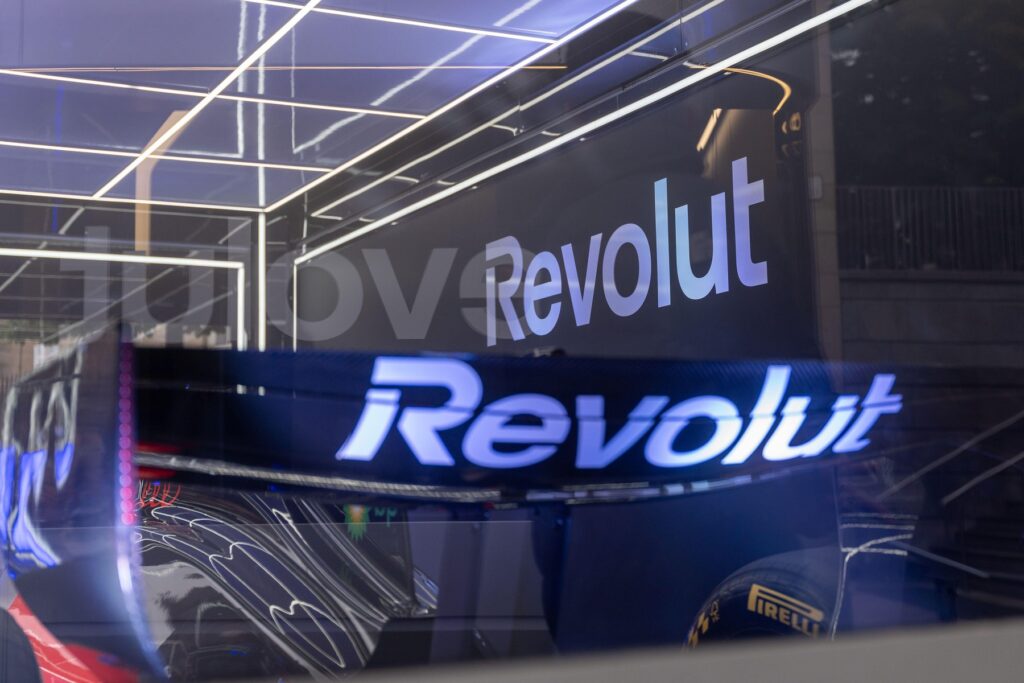 Dirkalnik Formula 1 ekipe Audi Revolut