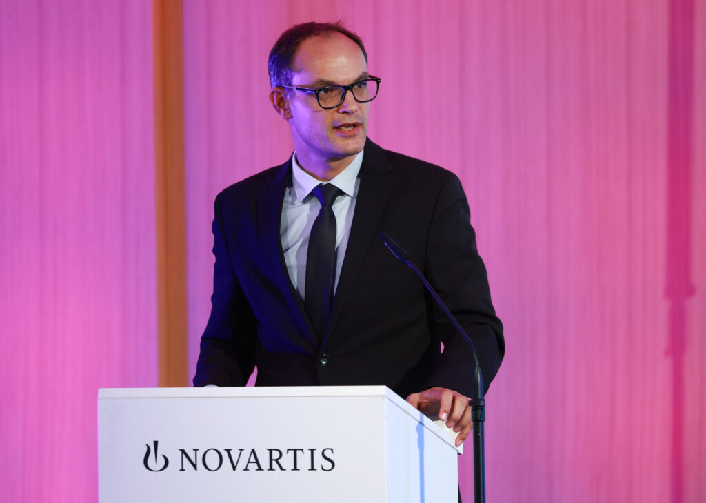 Minister za gospodarstvo, delo in &scaron;port Anže Logar
