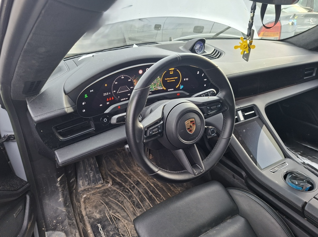 Porsche taycan turbo