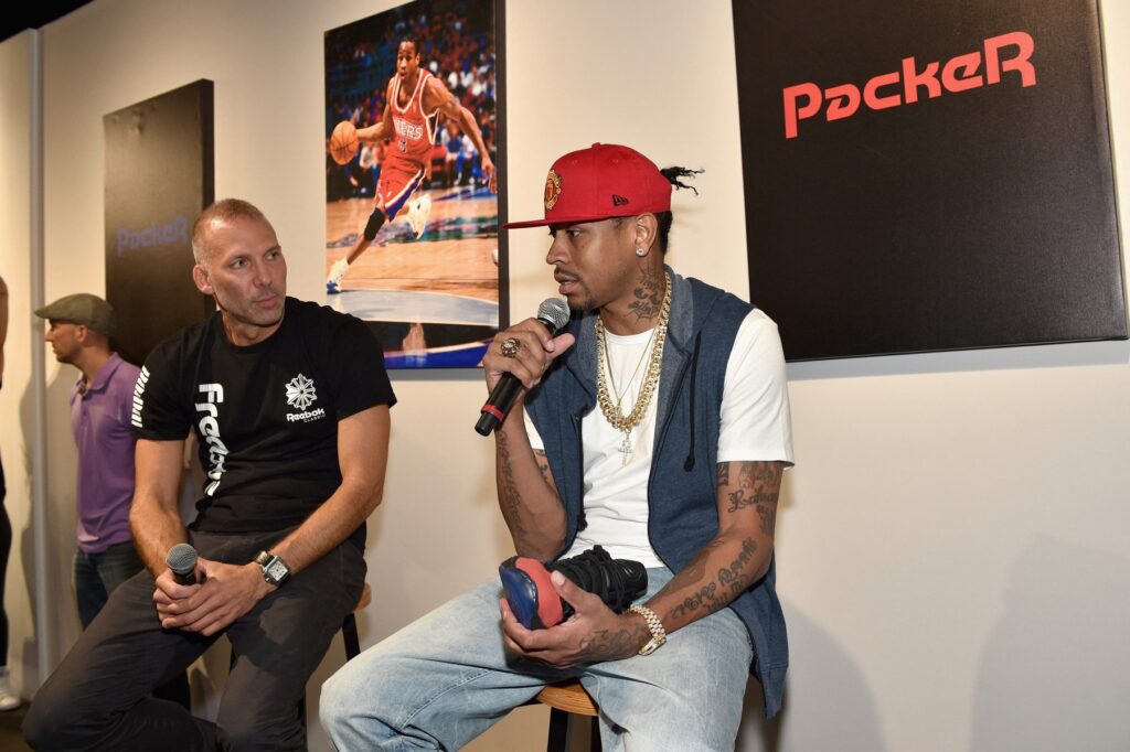 Glavni izvr&scaron;ni direktor Reeboka Todd Krinsky in nekdanji ko&scaron;arkar Allen Iverson