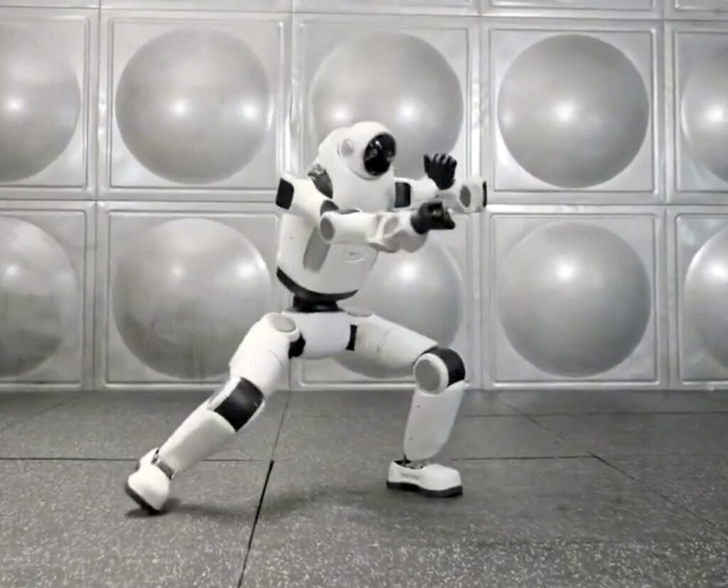 Humanoidni robot Lumo kitajskega proizvajalca Dobot