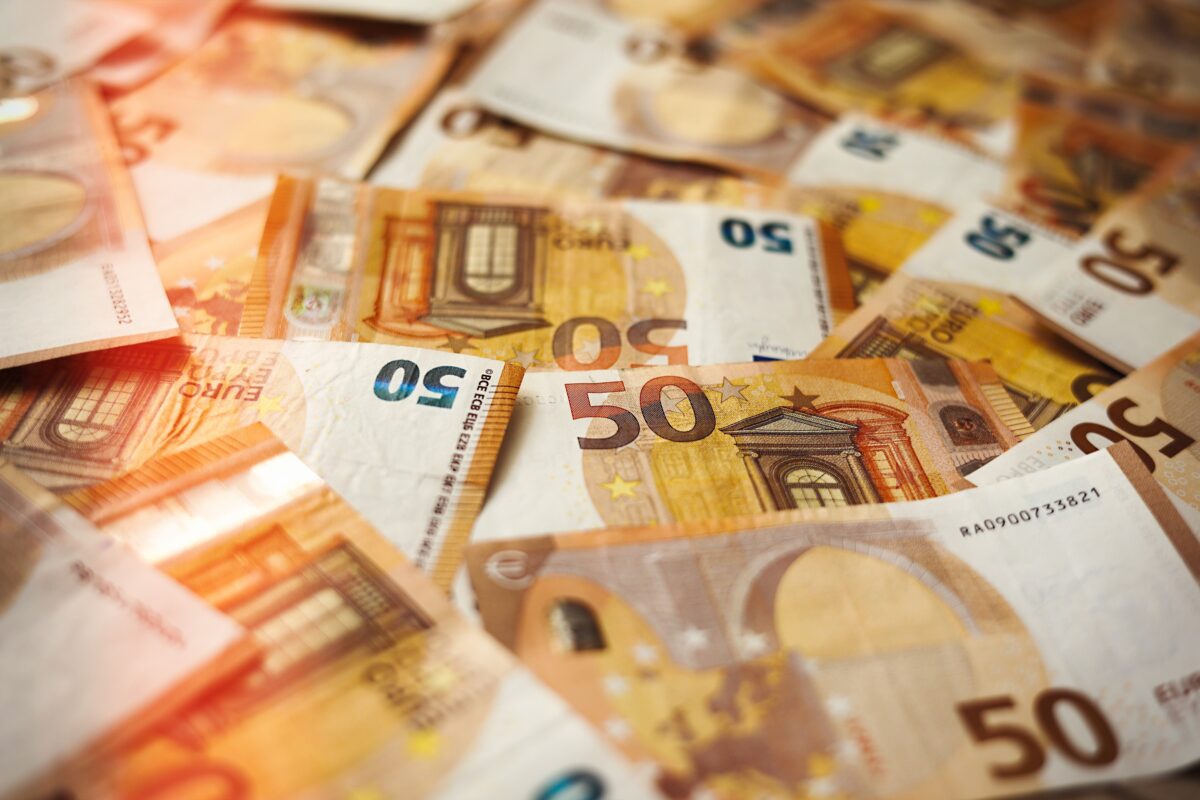 Bruselj v iskanju milijard za nov proračun. Kateri novi davek bi lahko dobil podporo