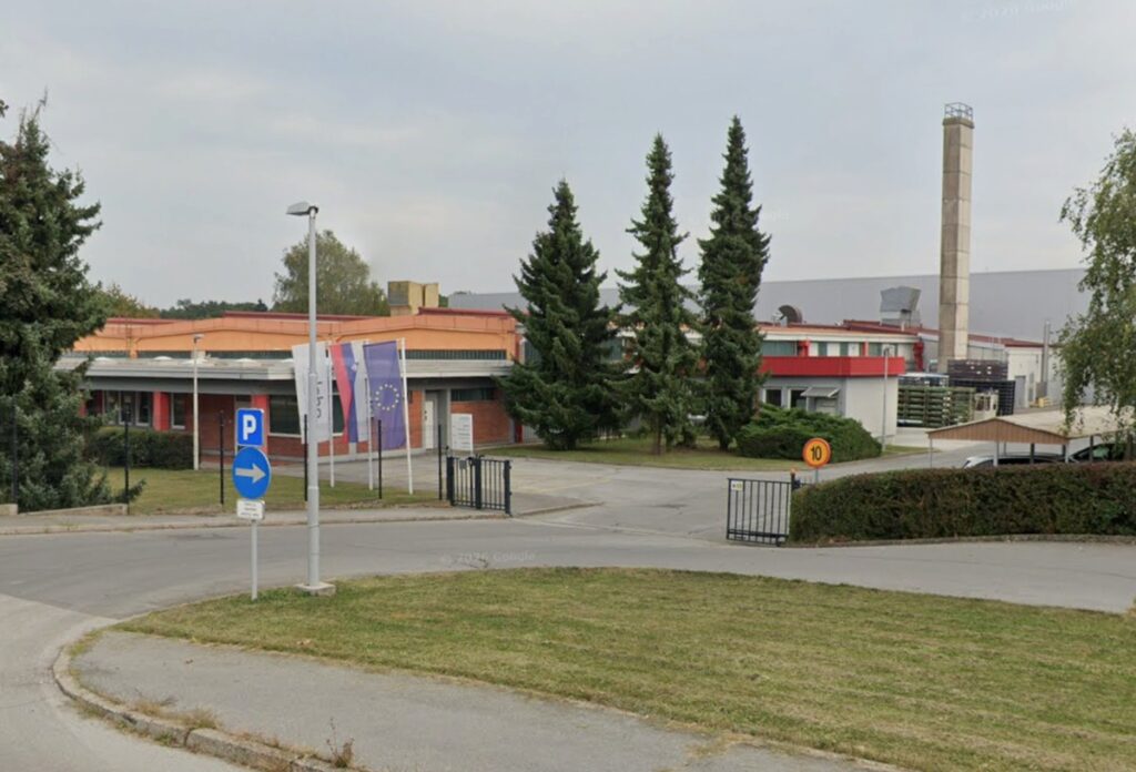 Odelo, Čre&scaron;njevci, tovarna