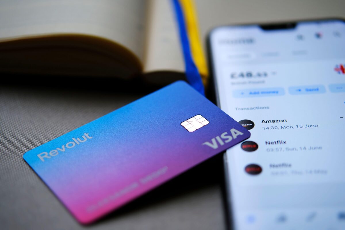 Izpad Googlovih storitev ohromil Revolut, težave tudi v Sloveniji